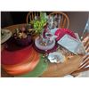 Image 2 : Decorative Tableware, Aynsley Pembroke Dish, Glass Vases, Placemats, Centrepieces