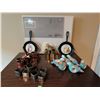 Image 2 : Lot: IKEA LYCHEBY Drawer Front, Parrot Figurines, Napkin Rings, Mini Skillet Trivets
