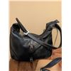 Image 5 : 4 Women's Handbags: 2 Black Leather, 1 Taupe Clutch, 1 Brown Faux Croc Shoulder Bag