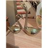 Image 5 : Kitchen Decor: Cookie Jar, Ceramic Canisters, Brass Swans, Wall Art & Glass Jars