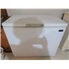 Image 2 : Kenmore White Chest Freezer with Interior Wire Basket