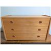 Image 2 : Mid-Century Modern 3-Drawer Teak Dresser with Recessed Pulls
