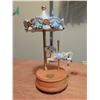 Image 7 : 3 Musical Figurines: Nun Trio, Hummingbird, and Carousel Horse