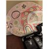 Image 9 : Red Coral Bag, Argus Camera, Plates, Vases, Gold Fan, Decorative Items