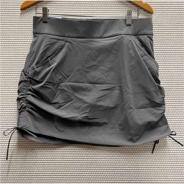 Women's Size M Anytime Casual Skort, City Grey