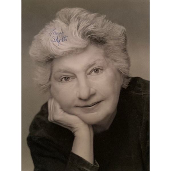 Reds Maureen Stapleton signed photo
