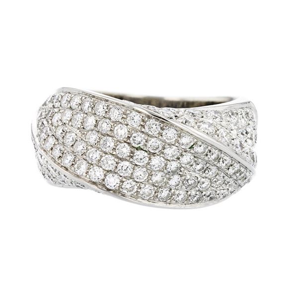 18K White Gold 2.90ctw Diamond Pave Cluster Band