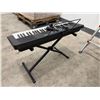 Image 6 : Alesis Harmony 61 Portable 61-Key Keyboard w/ Stand, Microphone & Power Adapter