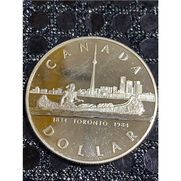 1984 Toronto Canada Silver Dollar, 500 Silver, 23g, Canoe Design, Queen Elizabeth II Obverse