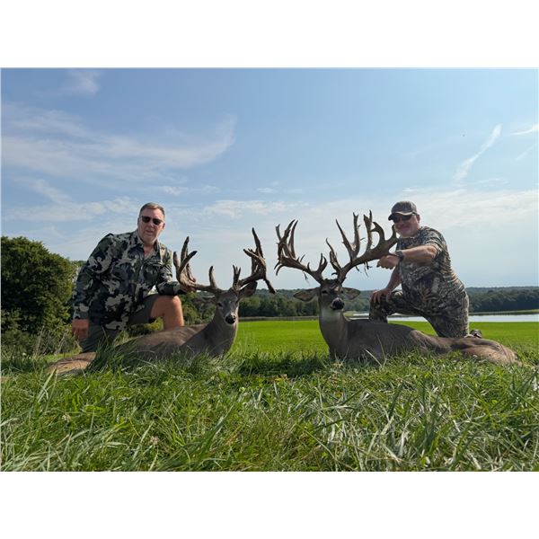 FIVE STAR OHIO WHITETAIL HUNT FOR TWO HUNTERS: $6,400 Credit for 2 hunters (daily fees included)