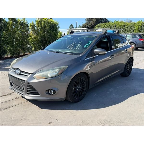 FORD  FOCUS  2012 T-DONATION