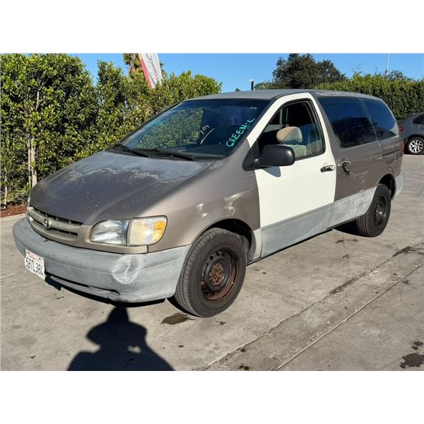 TOYT SIENNA 1998 T-DONATION