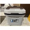 Image 2 : Igloo MaxCold 62 Qt Latitude Roller Cooler