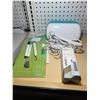 Image 2 : Cricut Joy Cutter With Mat, Tools, And Iron-On