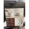 Image 3 : Over&back 16-Piece Ivory Stoneware Dinnerware