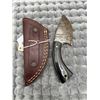 Image 5 : Damascus Curved Blade Knife With Black Handle And Sheath