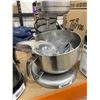 Image 5 : KitchenAid Stand Mixer With Stainless Bowl