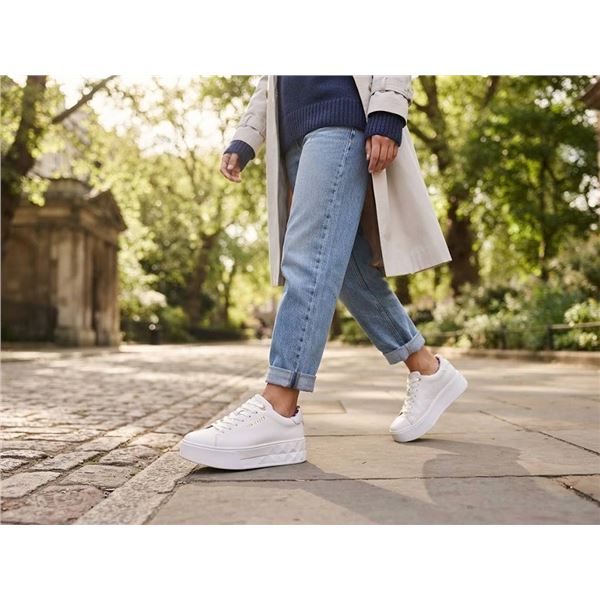 Ted Baker White Leather Floral Sneakers Sz 7