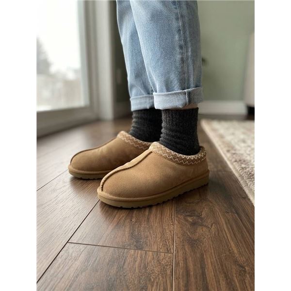 Tan Shearling Lined Slippers Size 10W11