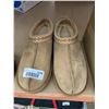 Image 2 : Tan Suede Sheepskin Slippers Size 10/11 Men