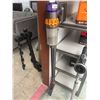Image 1 : Dyson Cordless Stick Vacuum Cleaner