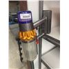 Image 4 : Dyson Cordless Stick Vacuum Cleaner