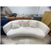 Image 7 : 42nd Street Furniture White Curved Sofa Polyester