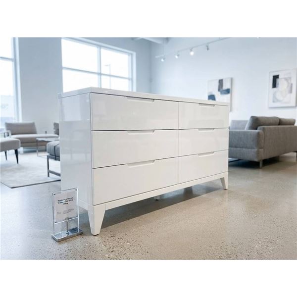 White 6-Drawer Dresser C8316A-045, New in Box