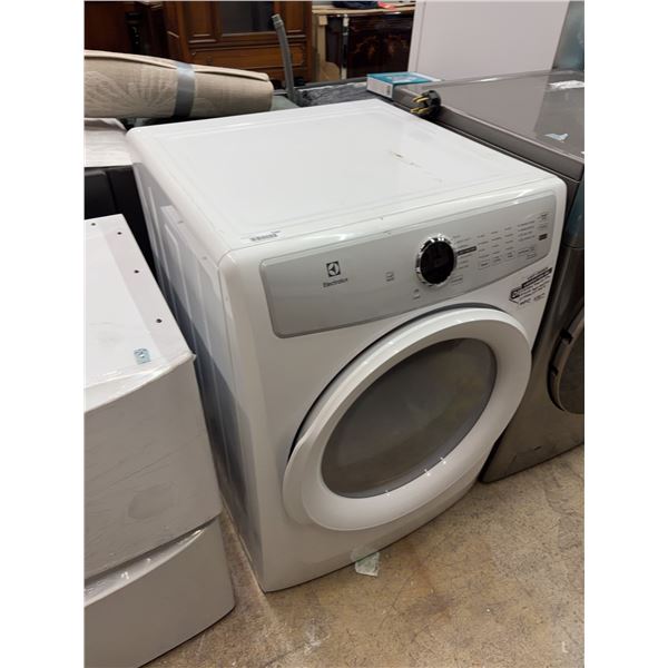 Electrolux 3 Series 27in 8.0 Cu Ft Front Dryer