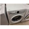 Image 3 : Electrolux 27" Front Load Washing Machine