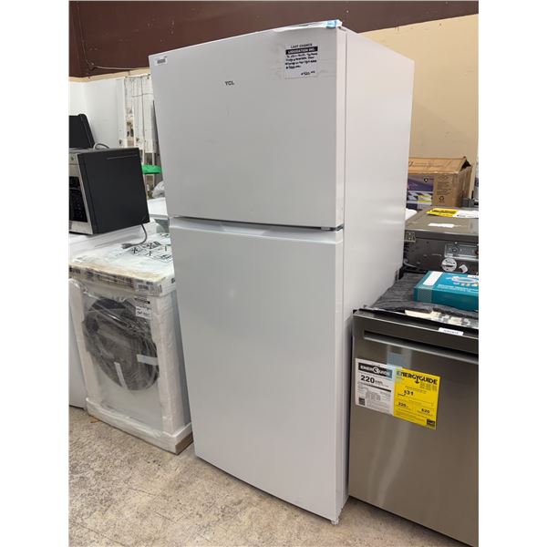 TCL 28in 17.6cuft Top Mount Refrigerator