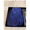 Image 2 : Dark Blue Tie With Cuff Links & Pocket Square