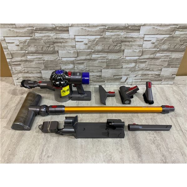 Dyson V8 Vacuum With Attachments & Charger