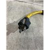 Image 3 : Prime Wire & Cable 3 Way W Extension Cord Adapter/Splitter
