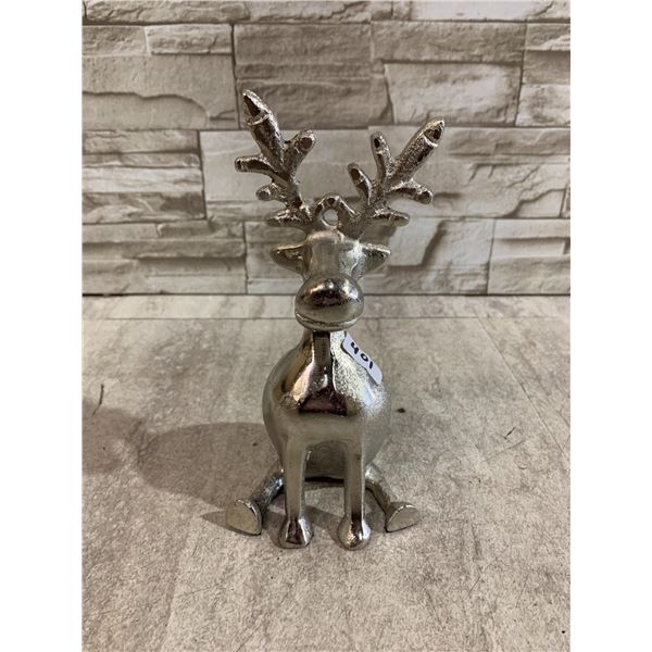 Metal Sitting Reindeer Decoration