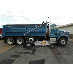 2006 Freightliner tri-axle dump