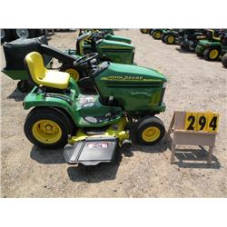 John Deere GT 245