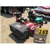 Image 1 : Toro commercial walk-behind