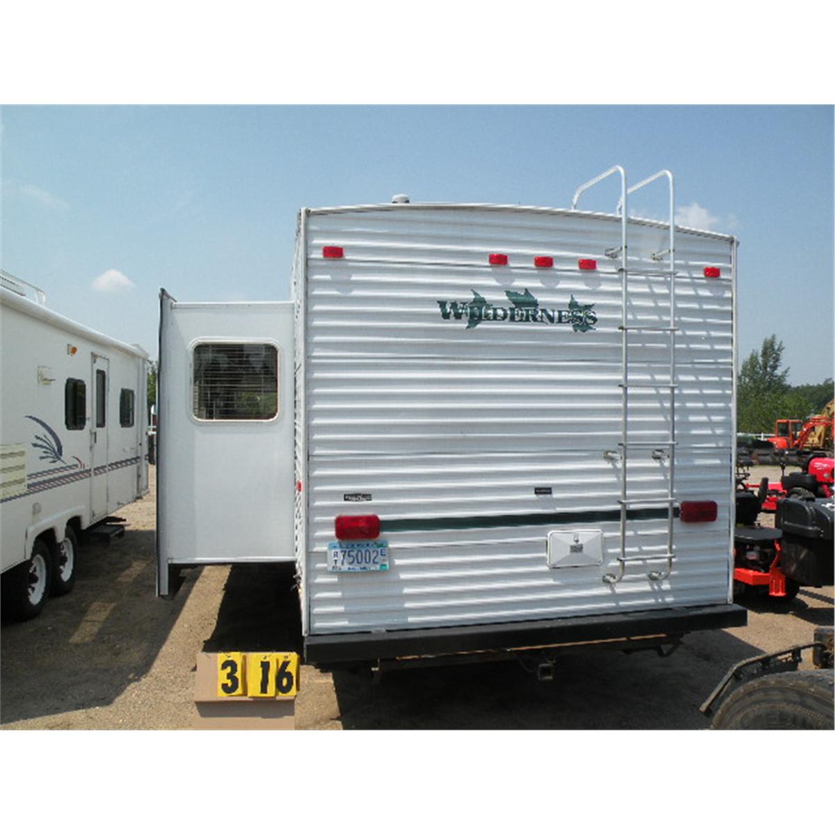 2003 Fleetwood Wilderness 5th wheel camper