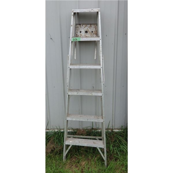 aluminum step ladder