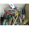 Image 3 : box of assorted screwdrivers