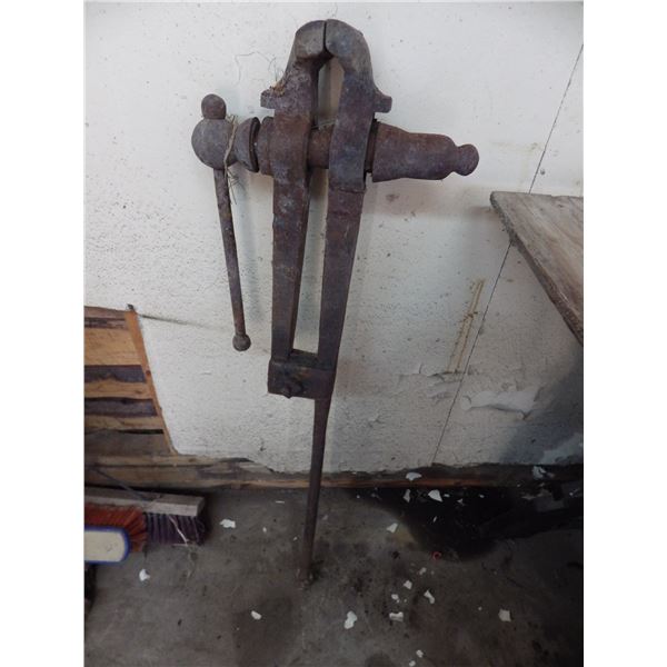 vintage leg vice