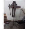 Image 1 : vintage leg vice