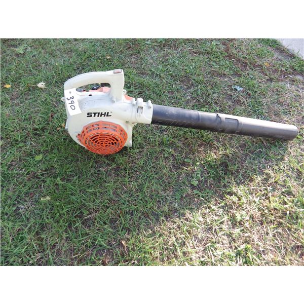 Stihl BG 55 leaf blower - RUNNING