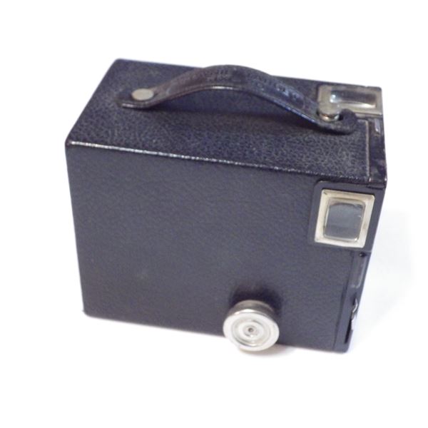 Canadian Kodak Company Brownie Target Six - 20 box camera