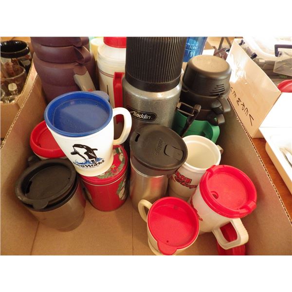 travel coffee mugs and plastic glassware