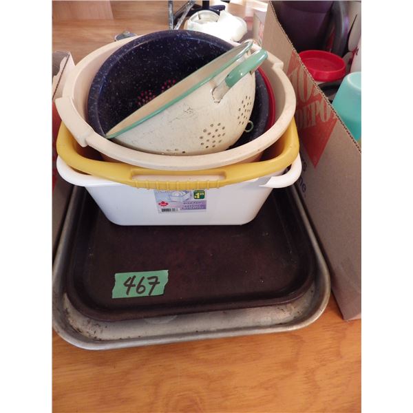 serving trays, Colanders, plastic dish pans