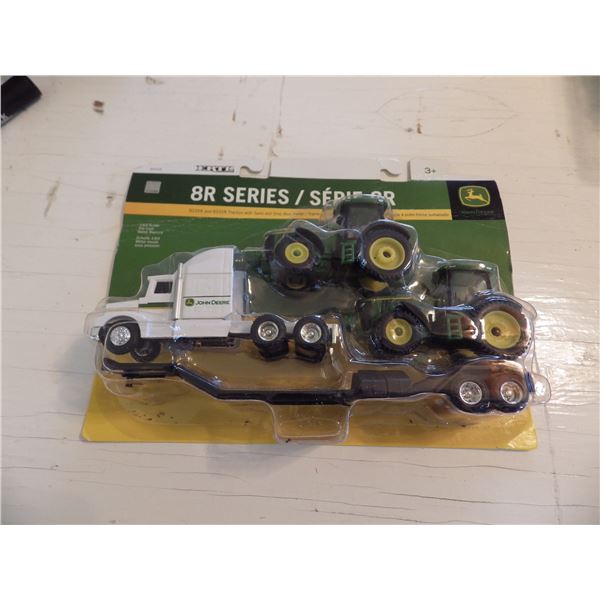 Ertl John Deere 8R Series 1/64" Die cast  model inbox