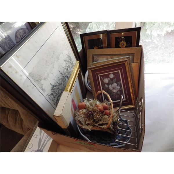 Box with pictures, clocks and other decorations