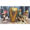 Image 1 : Lot: Hammered Brass Vase, Porcelain Figurines, Plates, Rooster Figurine
